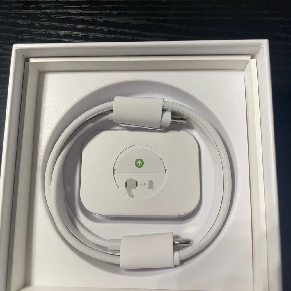 Apple White Wireless Earbuds